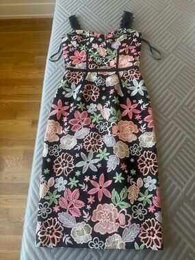 Bronx and Branco Black Floral Embroidered Sheath Dress